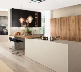 cucina in marmo e legno moderna ed elegante